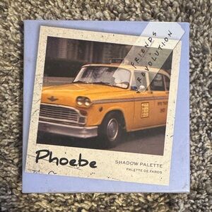 Friends Revolution Phoebe Shadow Palette